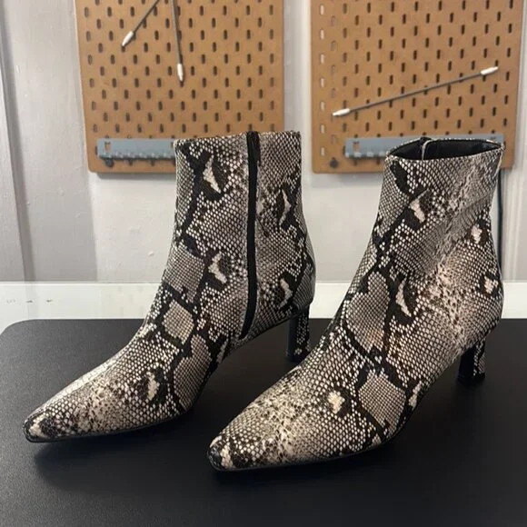 Steve Madden Women Kapital Snakeskin Print Kitten Heel Boots,Sz 8 (M),Disclaimer - Picture 4 of 15